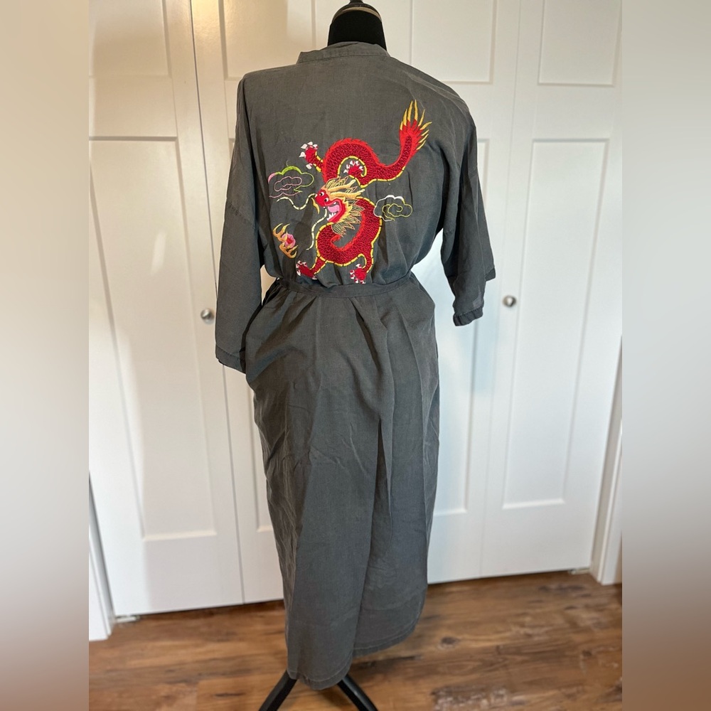 Health Brand M Ladies Retro Vintage Gray Robe Red Dragon Embroidered Appliqué